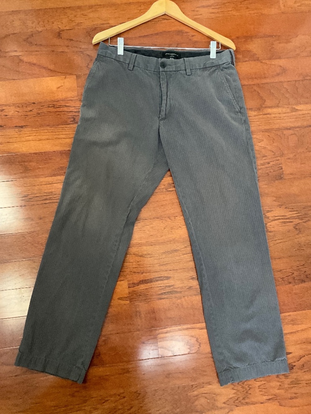 Banana Republic Gray pin stripe Emerson Pants 33 x 30
